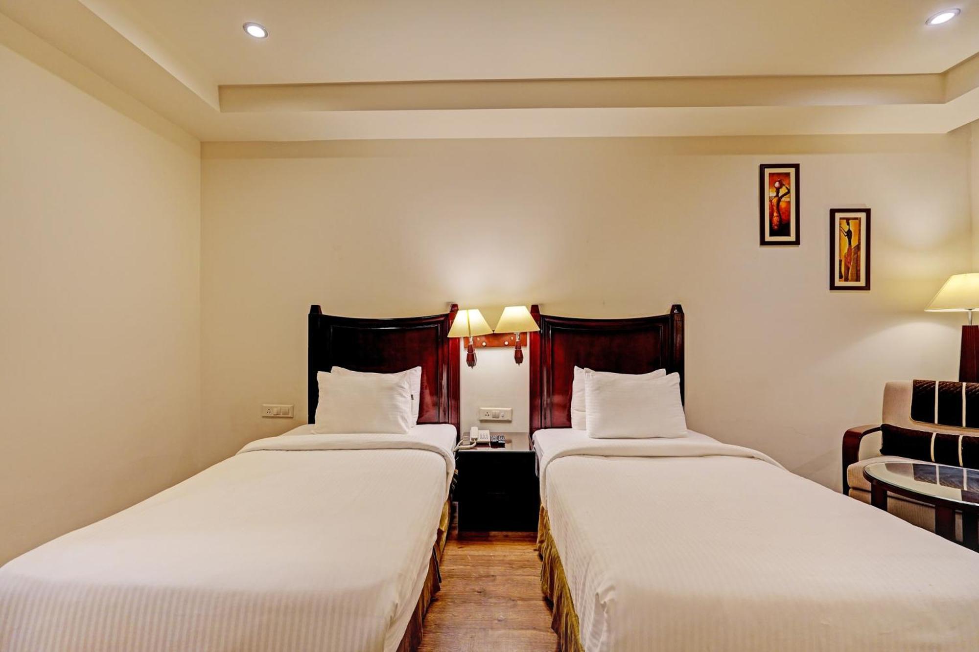Hotel Marina Near Igi Airport Delhi New Delhi Exterior photo